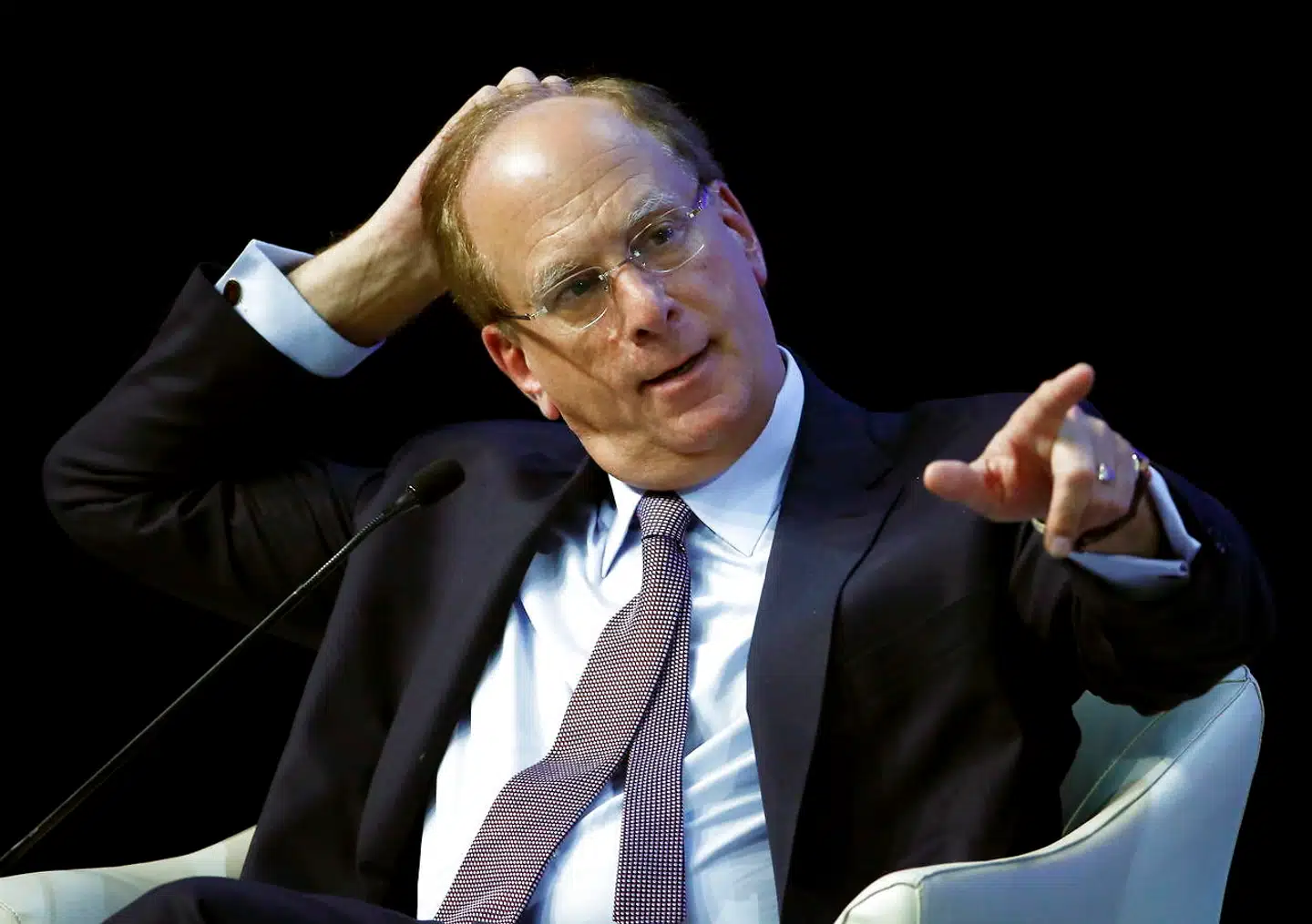 Larry Fink, chef for BlackRock, siger, at det er et godt tidspunkt at gå ind i aktier på for den langsigtede investor.