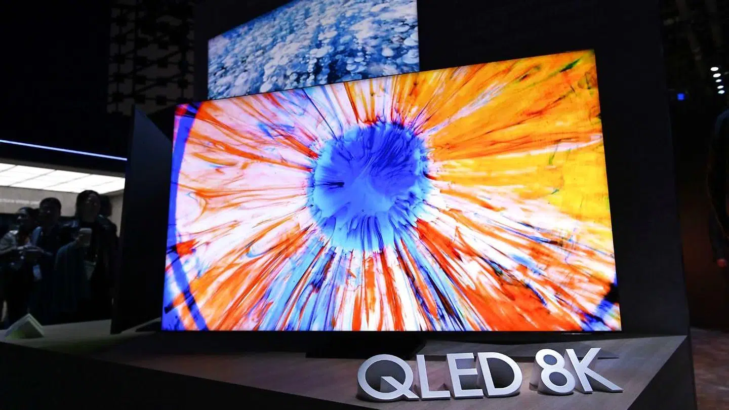 Verdens største TV-producent, Samsung, bruger sin egen QLED-skærmteknologi på alle sine top-TV og indstiller nu til nytår produktionen af LCD-skærme, som skabte gennembruddet for fladskærmsfjernsynet verden over.