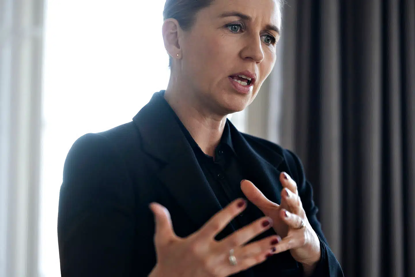 »Der er grund til at være en smule optimistisk på baggrund af, hvordan de danske tal udvikler sig. Fortsætter det, ser vi hen imod, at der også er noget lys for enden af en lang og mørk tunnel,« lød det fra statsminister Mette Frederiksen (S) efter et videomøde med repræsentanter fra dansk erhvervsliv og lønmodtagerne.