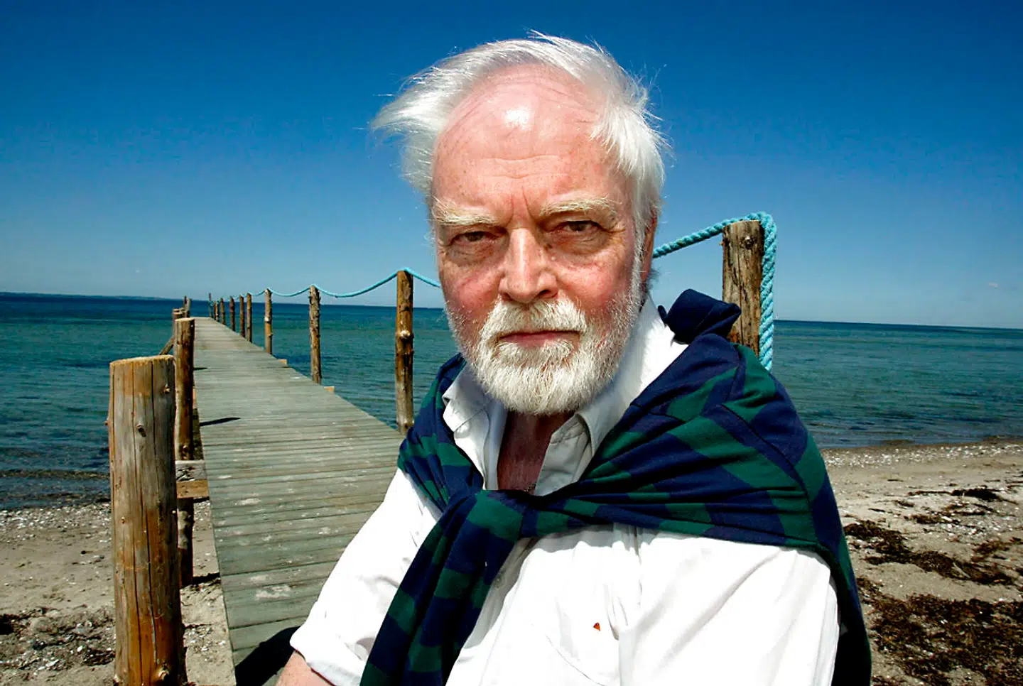 Preben Major Sørensens byder i »Helvedsgavlen« på masser af syret dragesnak, seksuelle udskejelser og mærkelige nedslag i viden om trosretninger, sprog og alverdens andre fænomener, skriver Jørgen Johansen i sin anmeldelse.