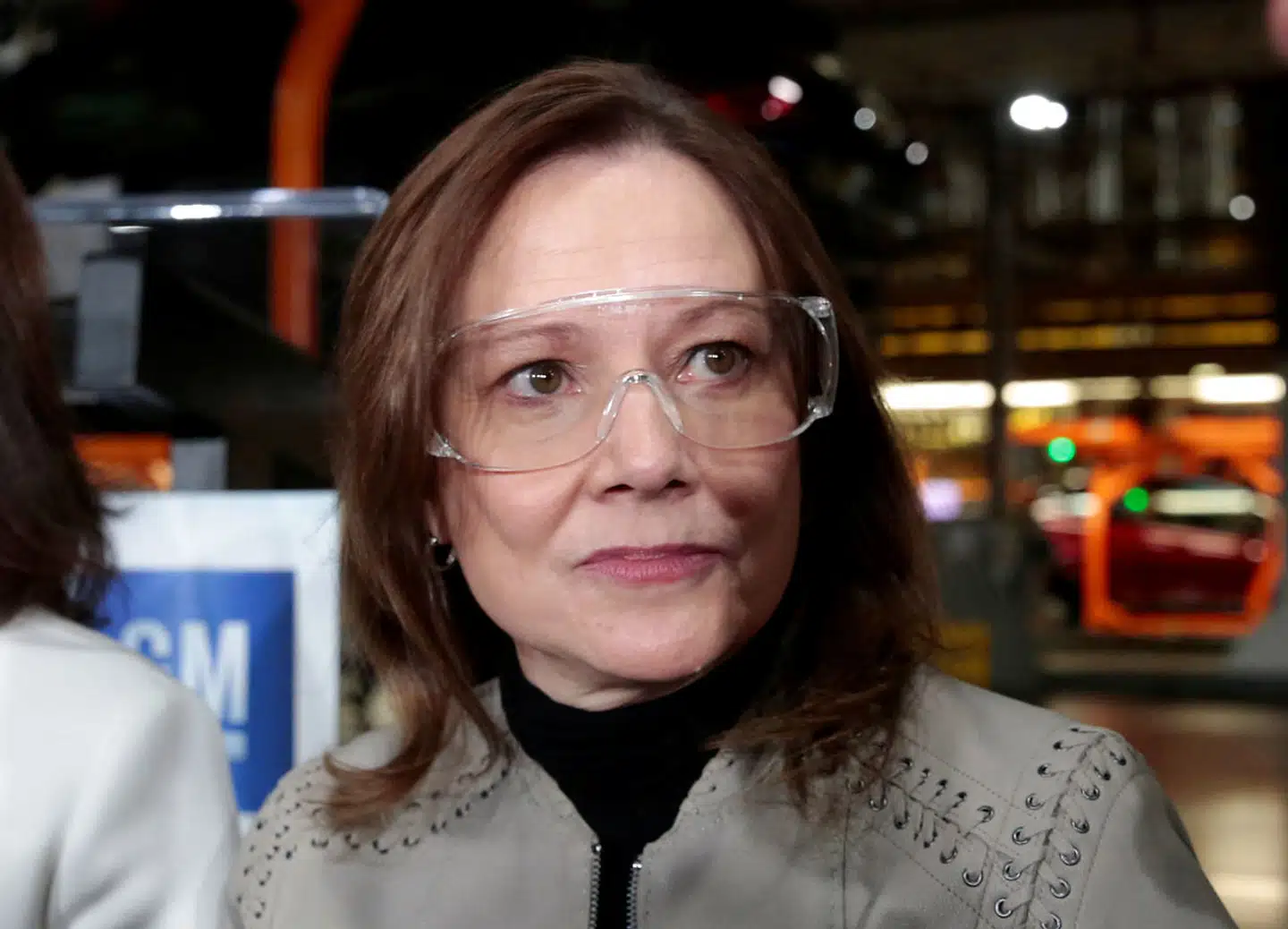 Den amerikanske præsident gik fredag nat til angreb på Mary Barra, topchef for General Motors, der har lovet at producere respiratorer på eksisterende fabrikker.