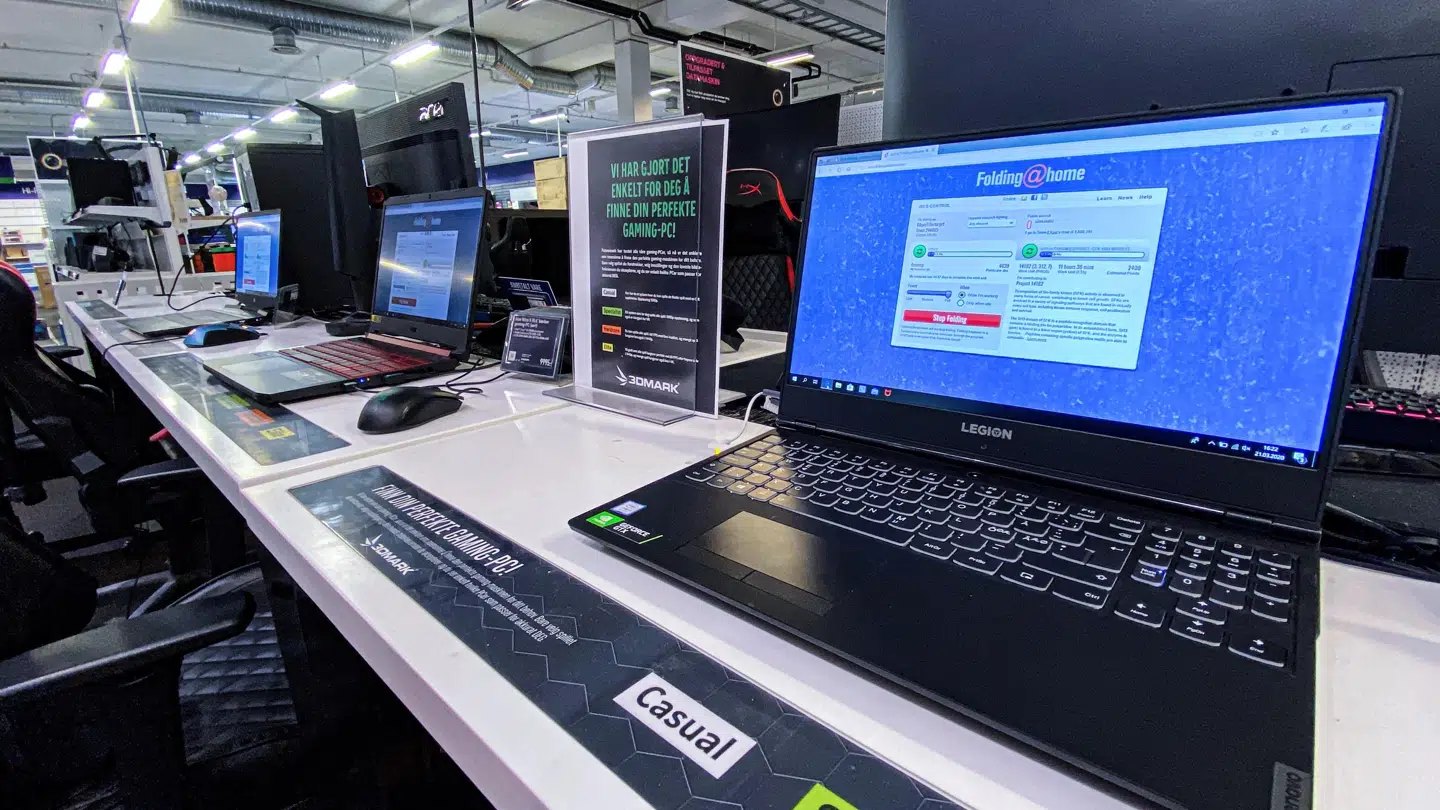 De kraftige computere, som udstilles i butikkerne, kan bidrage til forskningen i en kur mod coronavirussen, og det bliver nu 200 af dem.