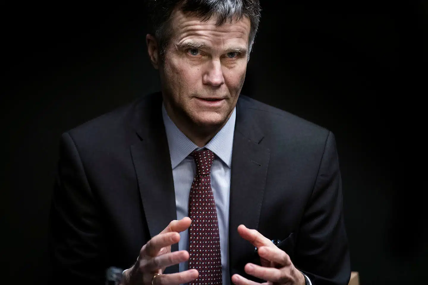 Novo-formand Helge Lund betegner nu den store coronakrise som »en verdensomspændende humanitær krise«.