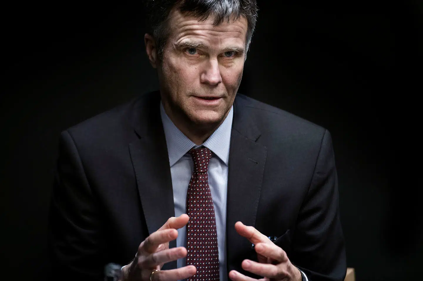 Novo-formand Helge Lund betegner nu den store coronakrise som »en verdensomspændende humanitær krise«.