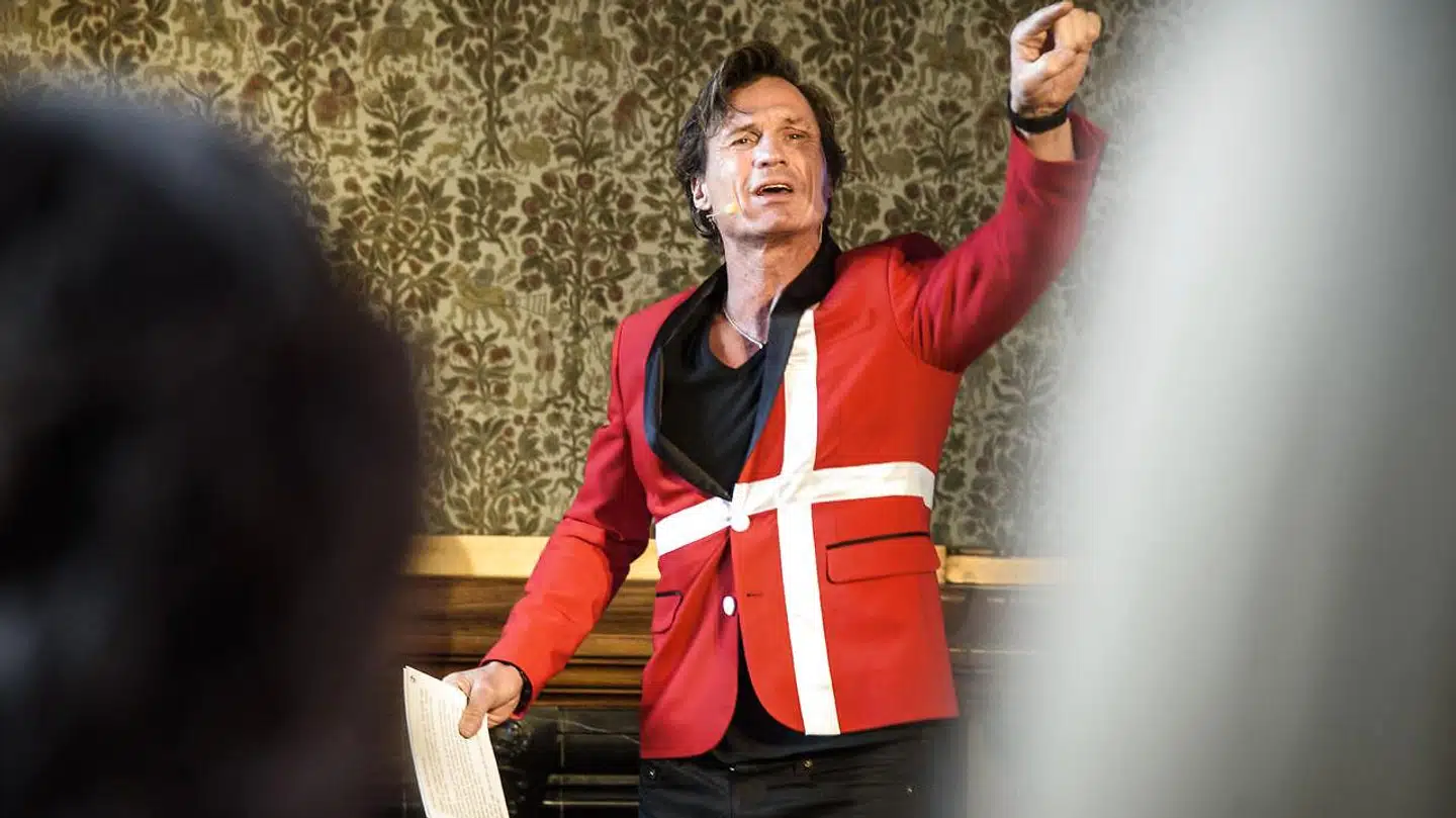 Pressemøde i den gamle postteminal på Tietgensgade ved Hovedbanegårdens bagside, da den den norske hotelkonge Petter Stordalen fortalte om sit københavnske hotelprojekt. Det virker som meget lang tid siden.