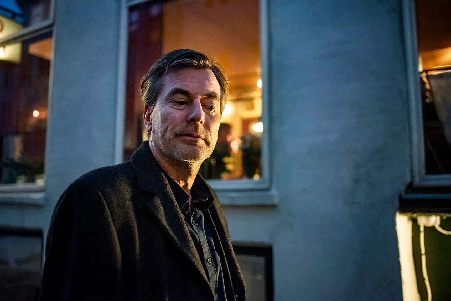 »Men er vi virkelig så sårbare, selv os her i det rige og højt udviklede Europa? Ja, åbenbart. Det må vi se i øjnene,« skriver forfatter Benn Q. Holm.