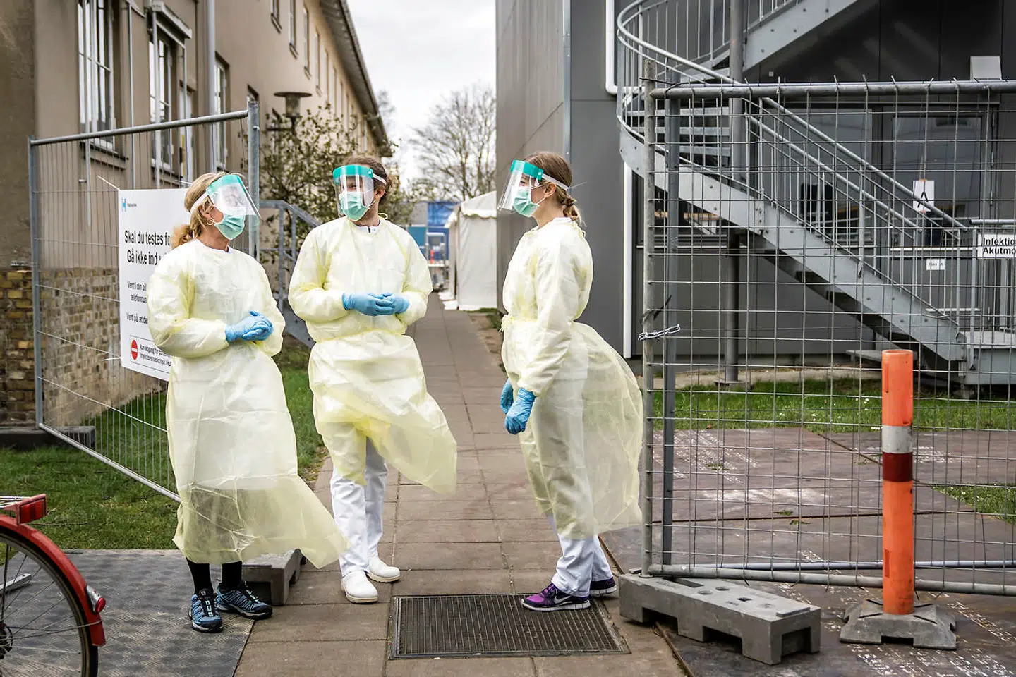På infektionsmedicinsk akutmodtagelse på Rigshospitalet i København ligger danskere netop nu på intensiv efter at være blevet smittet med coronavirus.