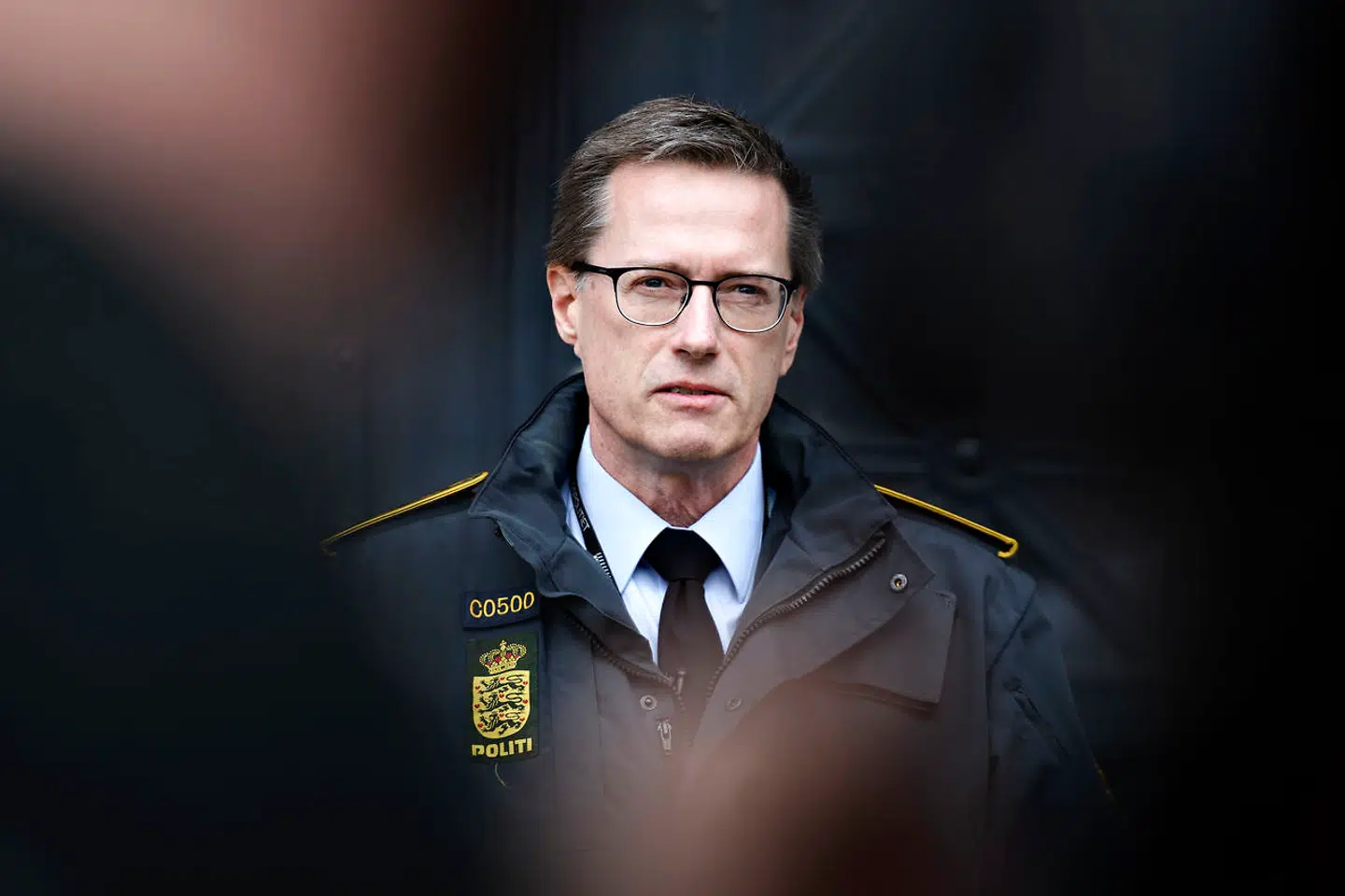 Rigspolitichef ved Rigspolitiet Thorkild Fogde er til stede ved doorstep med fokus på budskabet: Hold nu afstand til hinanden, på Polititorvet i København fredag den 20. marts 2020. Der er stadig for mange danskere, der ikke tager COVID-19 situationen tilstrækkeligt alvorligt og samler sig på små områder. Det øger smittespredningen af coronavirus, og det skal stoppes. Politiet er klar til at håndhæve reglerne mere håndfast, hvis det bliver nødvendigt.. (Foto: Philip Davali/Ritzau Scanpix)