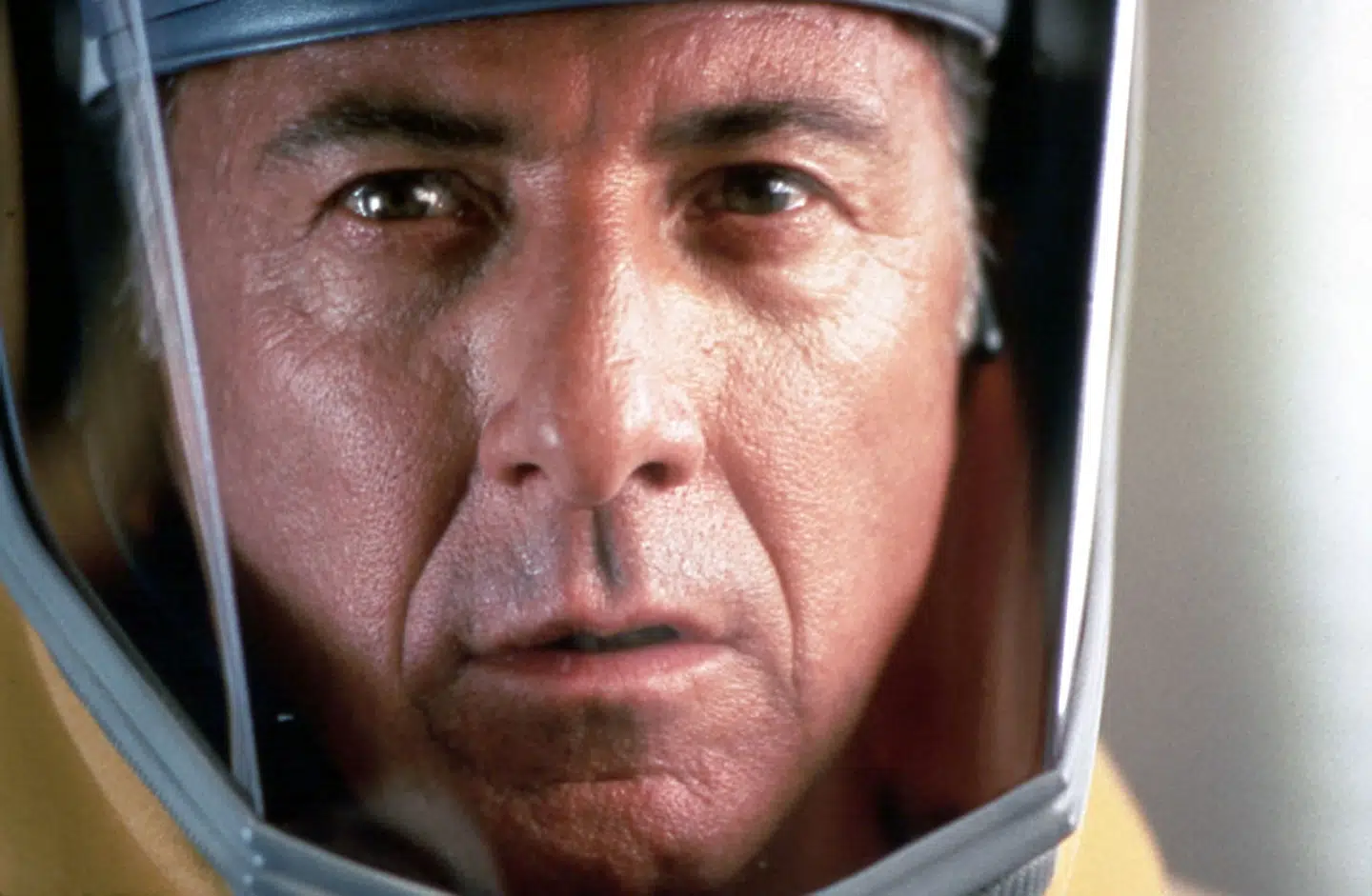 Der var pandemiaction for alle pengene, da Dustin Hoffman iførte sig sikkerhedsdragten og spillede hovedrollen i »Outbreak« i 1995. Nu har filmen for første gang i årtier sneget sig tilbage på top-100 over de mest sete film på iTunes.