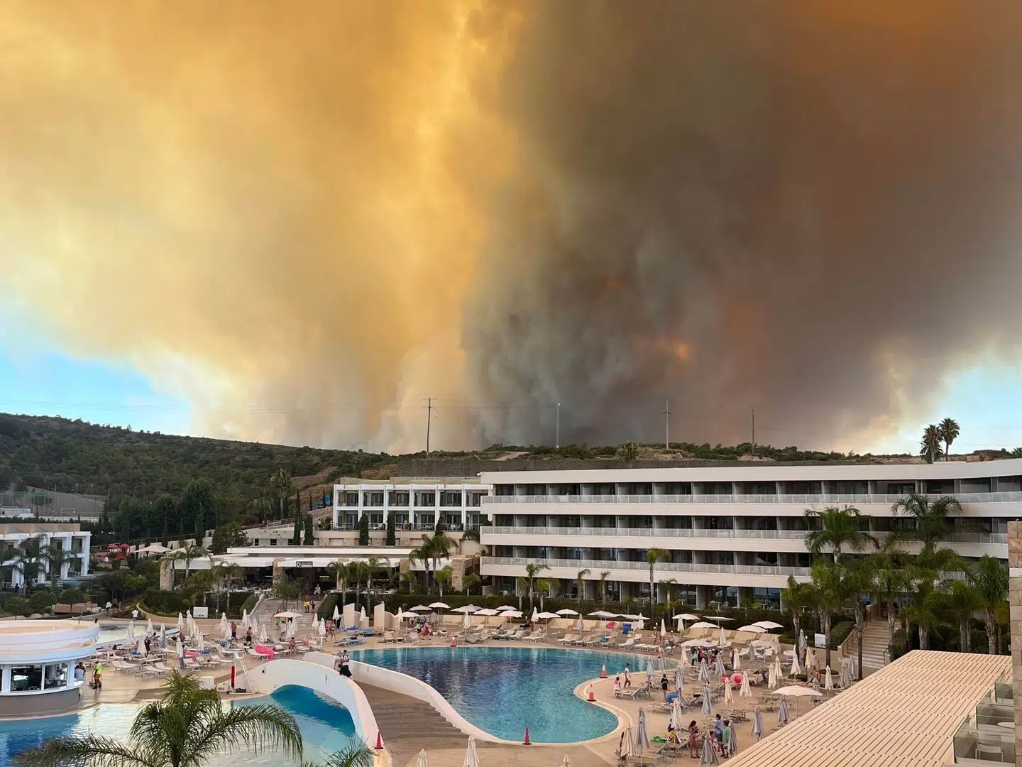 Det hotel, familien boede på kort før, de blev evakueret.