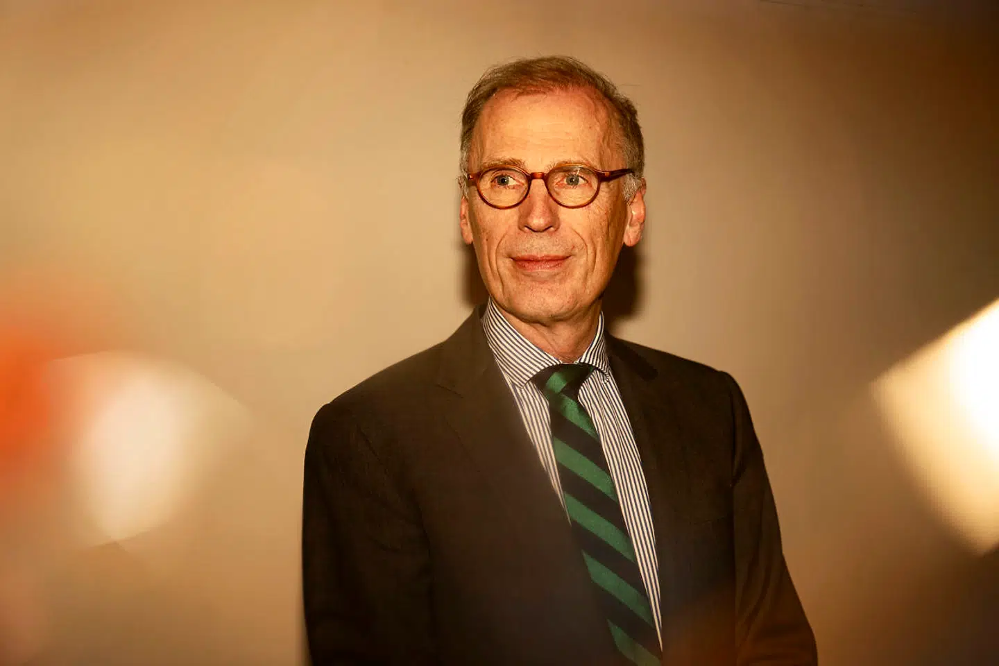 Det er lykkedes for hollandske Cees t'Hart at få vendt udviklingen i det gamle bryggeri. Men som kom coronavirussen, og nu er alt vendt på hovedet – Carlsberg-topchefen må nu dreje om for hanerne.