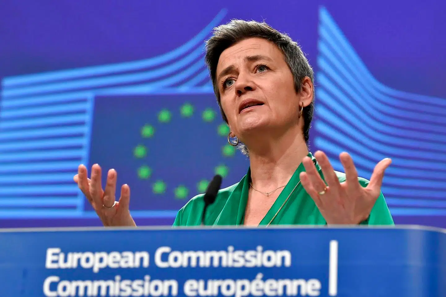 EU's konkurrencekommissær har igen gennemgået finansieringen af Femern Bælt-forbindelsen, og den får grønt lys. I 2018 annullerede EU-Domstolen en godkendelse fra EU-Kommissionen, da færgeselskaber havde klaget.