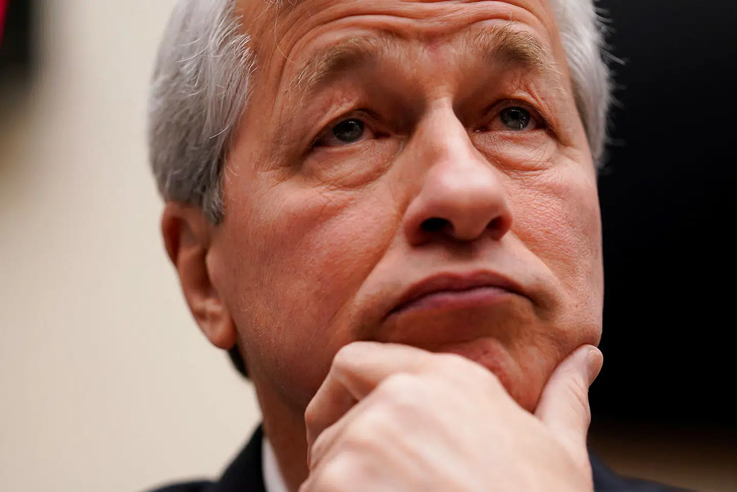 Jamie Dimon er en af de mest markante skikkelser på Wall Street som direktør for storbanken JP Morgan Chase og tidligere som en af hovedkræfterne bag finanskoncernen Citigroup.