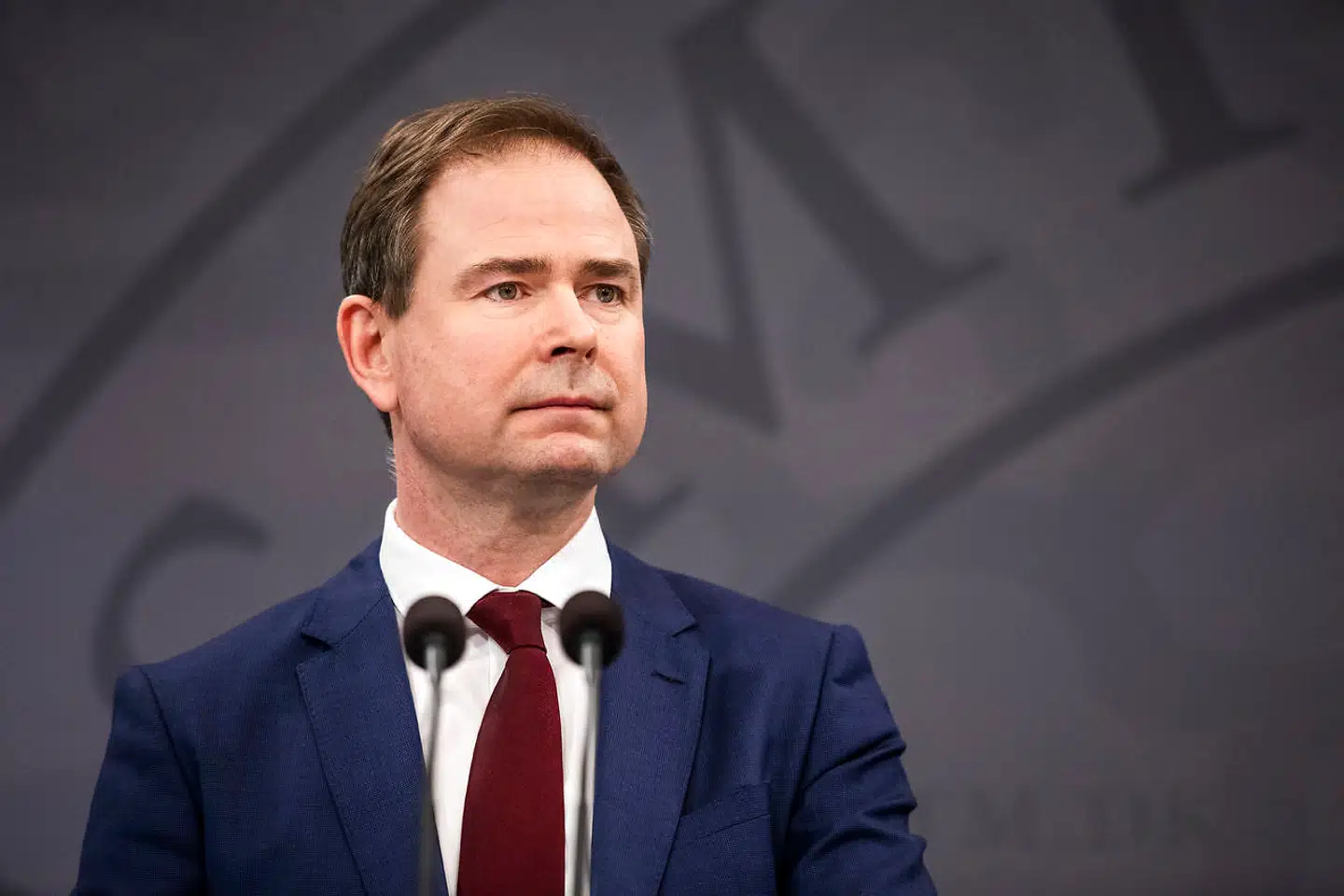 Finansminister Nicolai Wammen (S) og erhvervsminister Simon Kollerup (S) præsenterede på et pressemøde onsdag regeringens forslag til en ny hjælpepakke til virksomhederne.