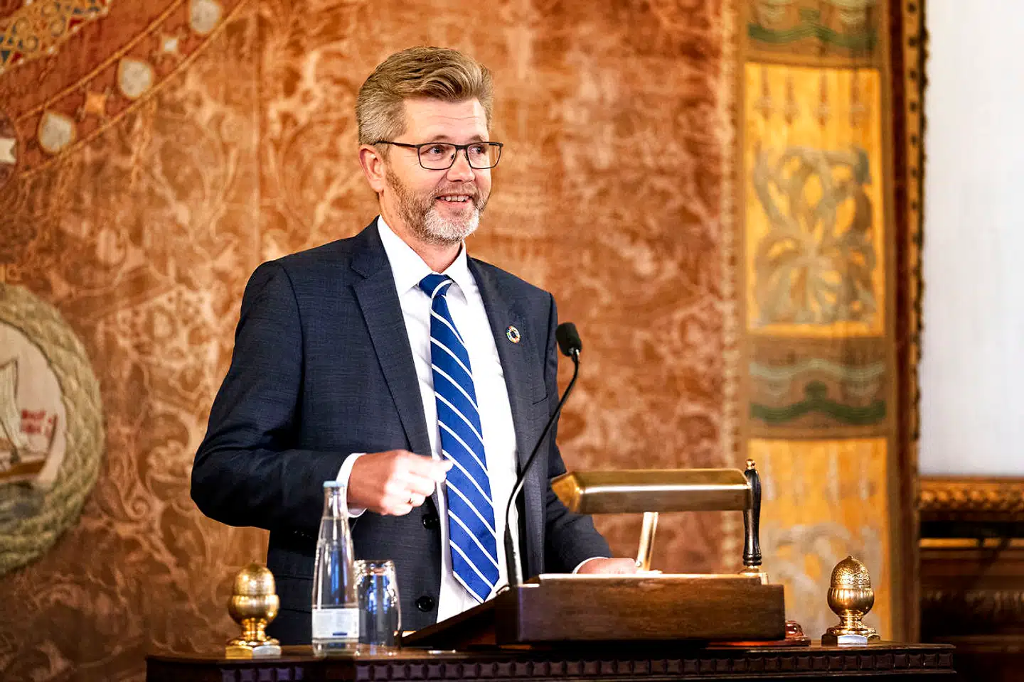 Tusinder af små næringsdrivende i turismeerhvervet har været med til at fylde borgmester Frank Jensens kommunekasse. Nu har overborgmesteren et stort ansvar for at komme de mest udsatte i turismeerhvervet til undsætning, mens coronakrisen raser.