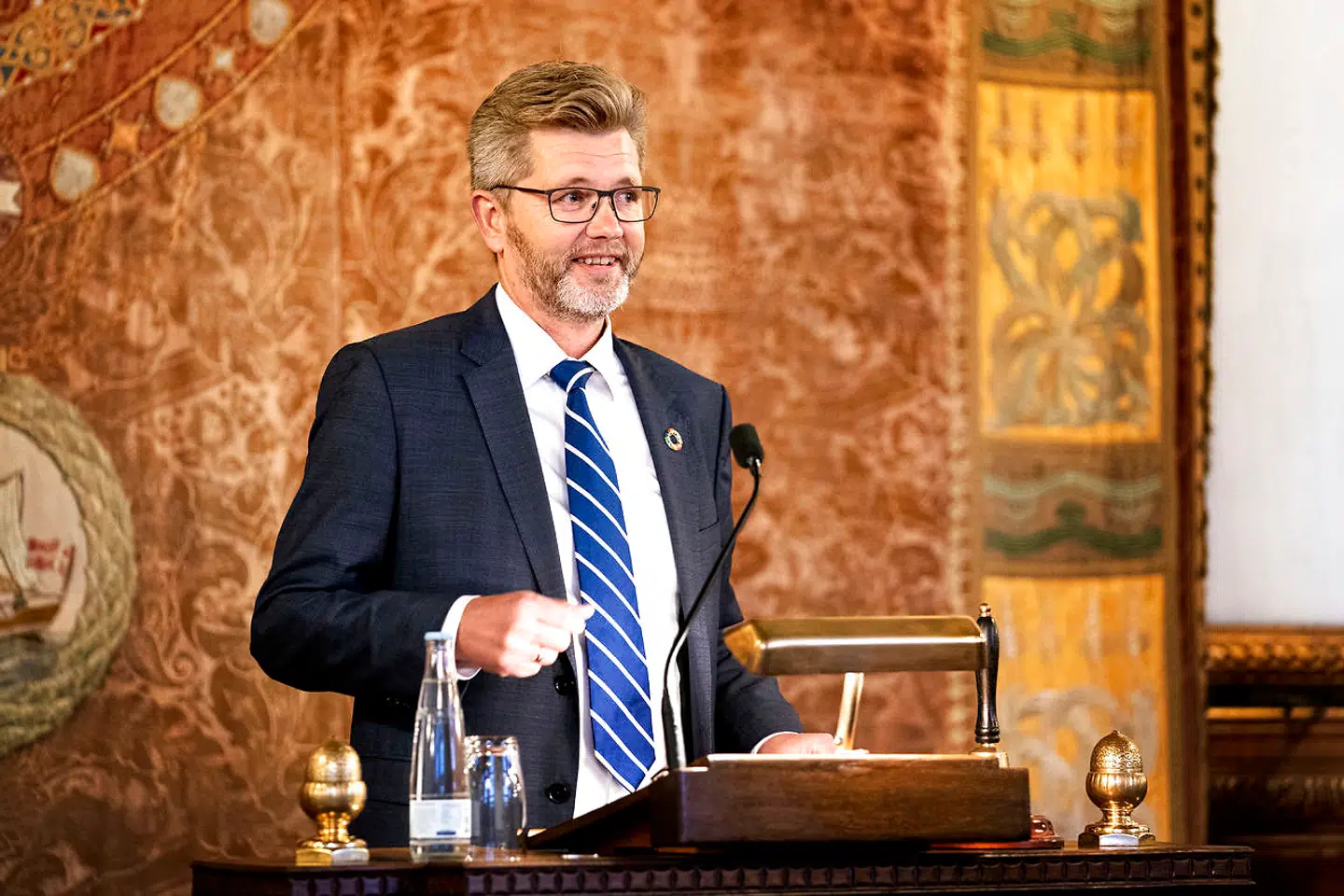 Tusinder af små næringsdrivende i turismeerhvervet har været med til at fylde borgmester Frank Jensens kommunekasse. Nu har overborgmesteren et stort ansvar for at komme de mest udsatte i turismeerhvervet til undsætning, mens coronakrisen raser.