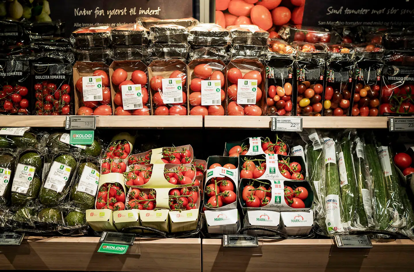 Grøntsager i danske supermarkeder er ofte pakket ind i plast. Om fem år skal producenterne have ansvaret for, at emballagen kan genanvendes. Arkivfoto: Asger Ladefoged