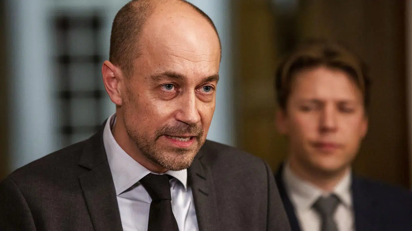 Sundhedsminister Magnus Heunicke (S) (t.v.) holder fredag sidst på eftermiddagen pressemøde om coronasituationen.