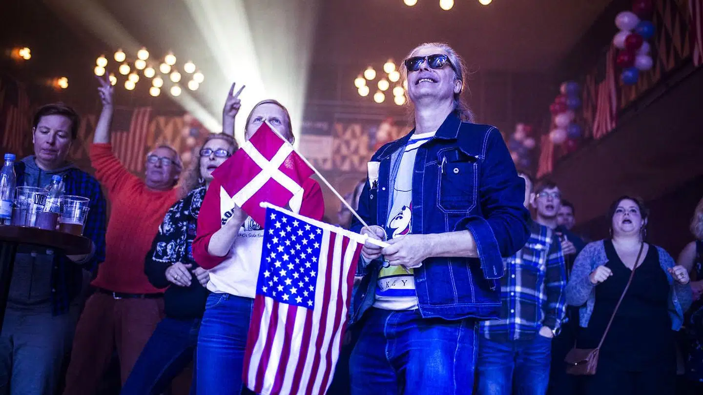 »Sådan går slagets gang på de sociale medier mellem danskere, der ikke kan stemme til valget, og som skriver på dansk og derfor ikke kan påvirke en eneste potentiel vælger,« skriver Asmus Leth Olsen.