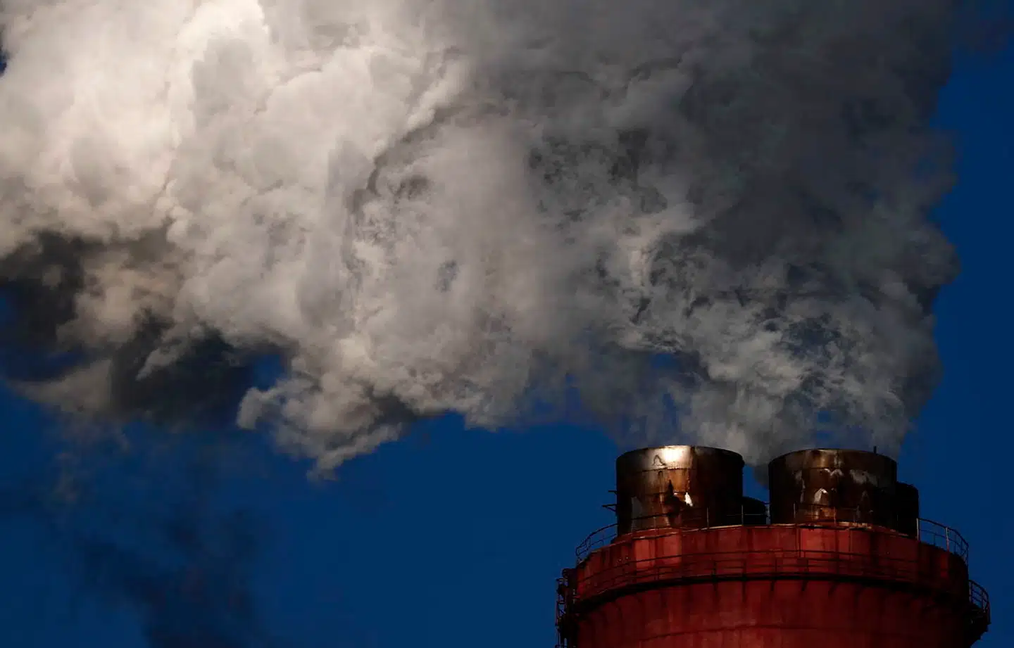 Det er vanskeligt at fange kuldioxiden i røggassen fra et fossilt kraftværk. Men det kan lade sig gøre, og i 2020 vil der blive investeret kraftigt i CO2-fangst.