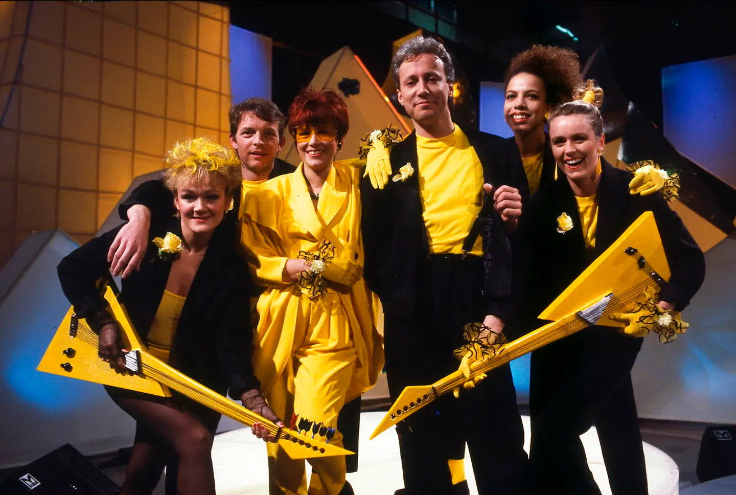 Vinderne af Dansk Melodi Grand Prix i 1988 var gruppen Hot Eyes alias Kirsten Siggaard og Søren Bundgaard. Det var duoens tredje sejr op gennem årtiet.