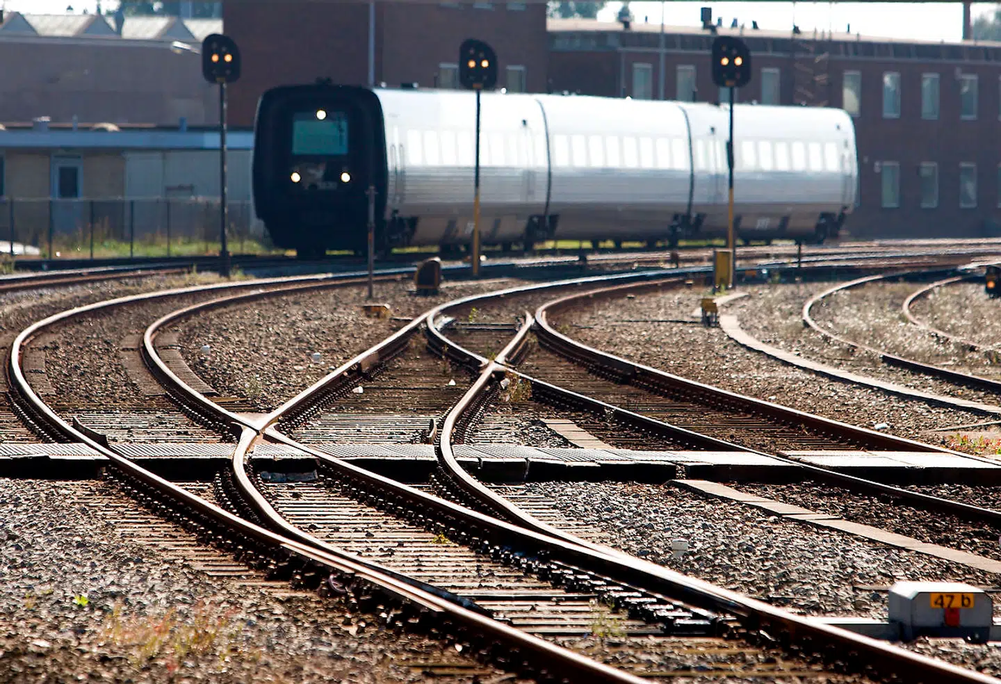 Banedanmark har politianmeldt en tidligere ansat for et sponsoratet på cirka 4.000 kroner samt den entreprenør som gav sponsoratet, da det potentielt kan betragtes som bestikkelse. Flere mistænkelige forhold undersøges.