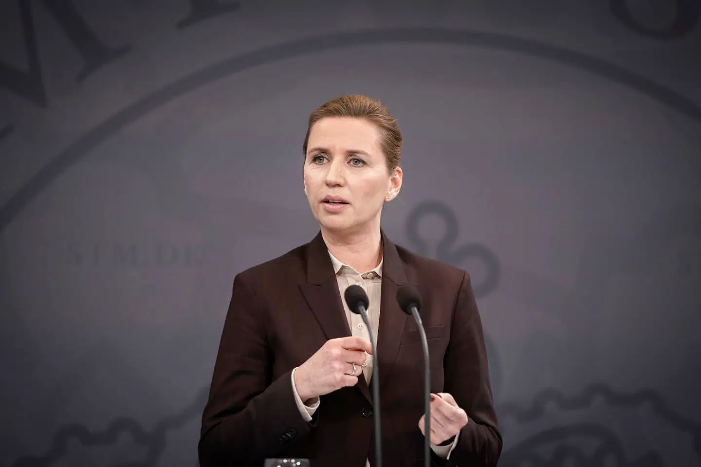 Statsminister Mette Frederiksen, rigspolitichef Thorkild Fogde, direktør for organisation og borgerservice i Udenrigsministeriet Erik Brøgger Rasmussen, direktør i Sundhedsstyrelsen Søren Brostrøm og direktør i Erhvervsstyrelsen Katrine Winding orienterer om situationen vedrørende COVID-19 og nye tiltag for at inddæmme smitte i Danmark på et pressemøde i Spejlsalen i Statsministeriet fredag den 6. marts 2020. (Foto: Liselotte Sabroe/Scanpix 2020)