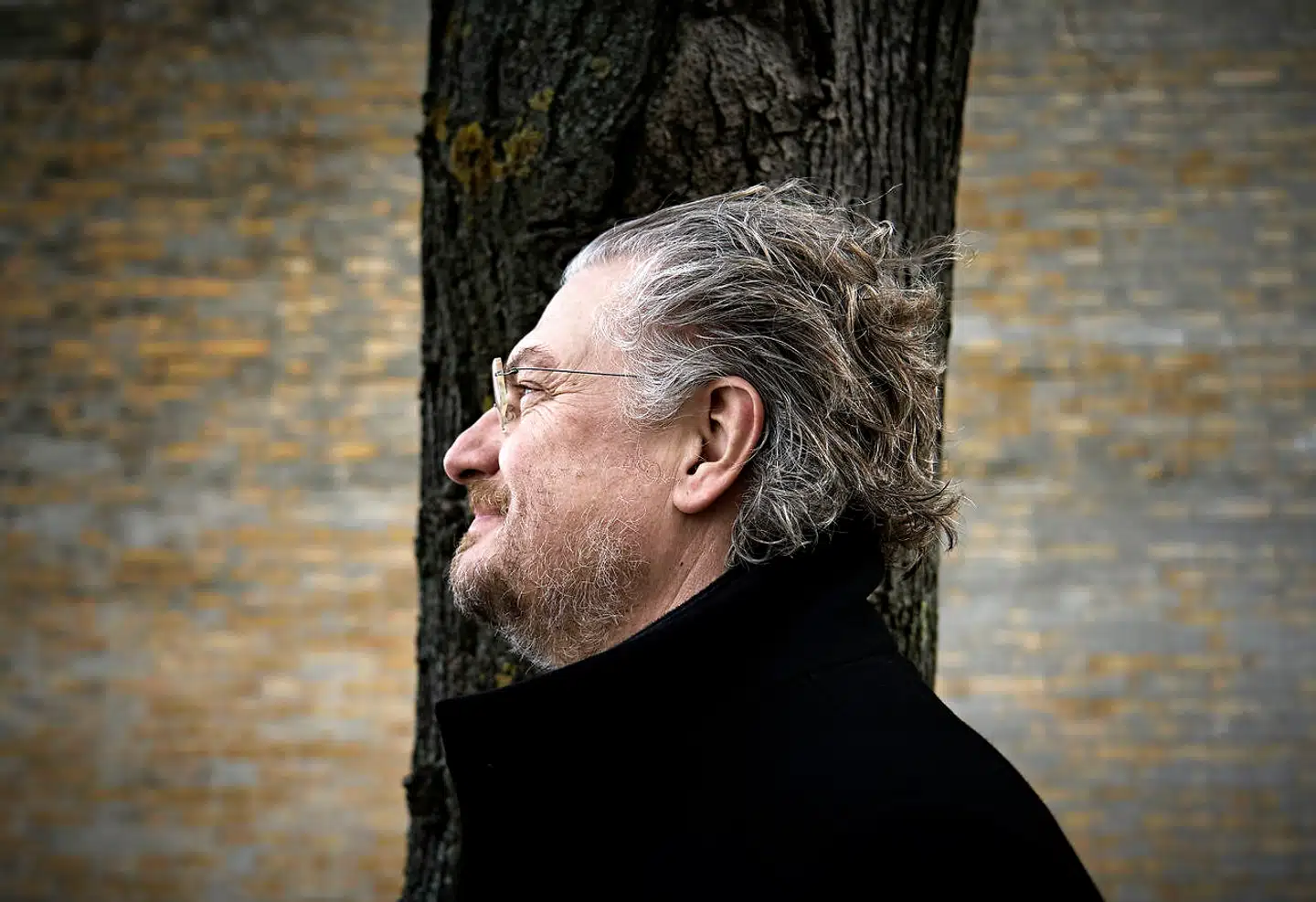 »Ideelt set ville jeg gerne bo på Østerbro. Der er dejligt, og jeg har altid tænkt, at hvis jeg en dag var super heldig, kunne jeg få en lejlighed på Sortedam Dossering. Det ville kræve et mirakel,« siger folketingsmedlem Henrik Dahl.