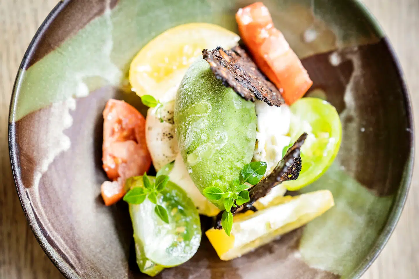 Man havde desværre ladet burrataen ledsage af en pivsød basilikumsorbet.