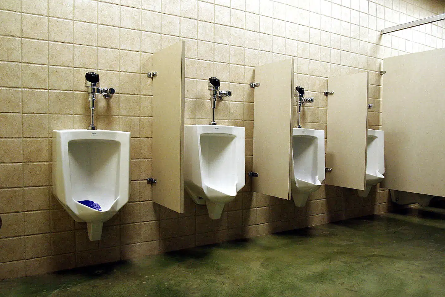 I forbindelse med et større europæisk forskningsprojekt har forskere fra Københavns Universitet analyseret urinprøver fra mennesker fra fem europæiske lande, som viser, at urin et langt stykke hen ad vejen afslører, om urinens ejermand er i lav- eller højindkomstgruppen.