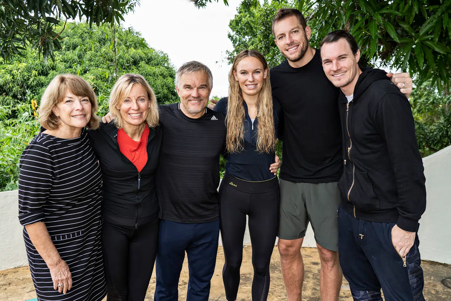 Fra venstre: Susan Lee, Anna Wozniacki, Piotr Wozniacki, Caroline Wozniacki, David Lee og Patrik Wozniacki.