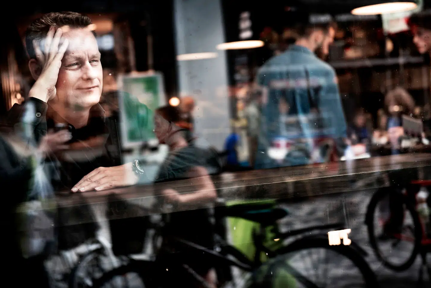 Martin Lindstrøm er den globale »Mr. Branding«. Her fotograferet på Strøget under et af sine sjældne besøg i den danske hovedstad.