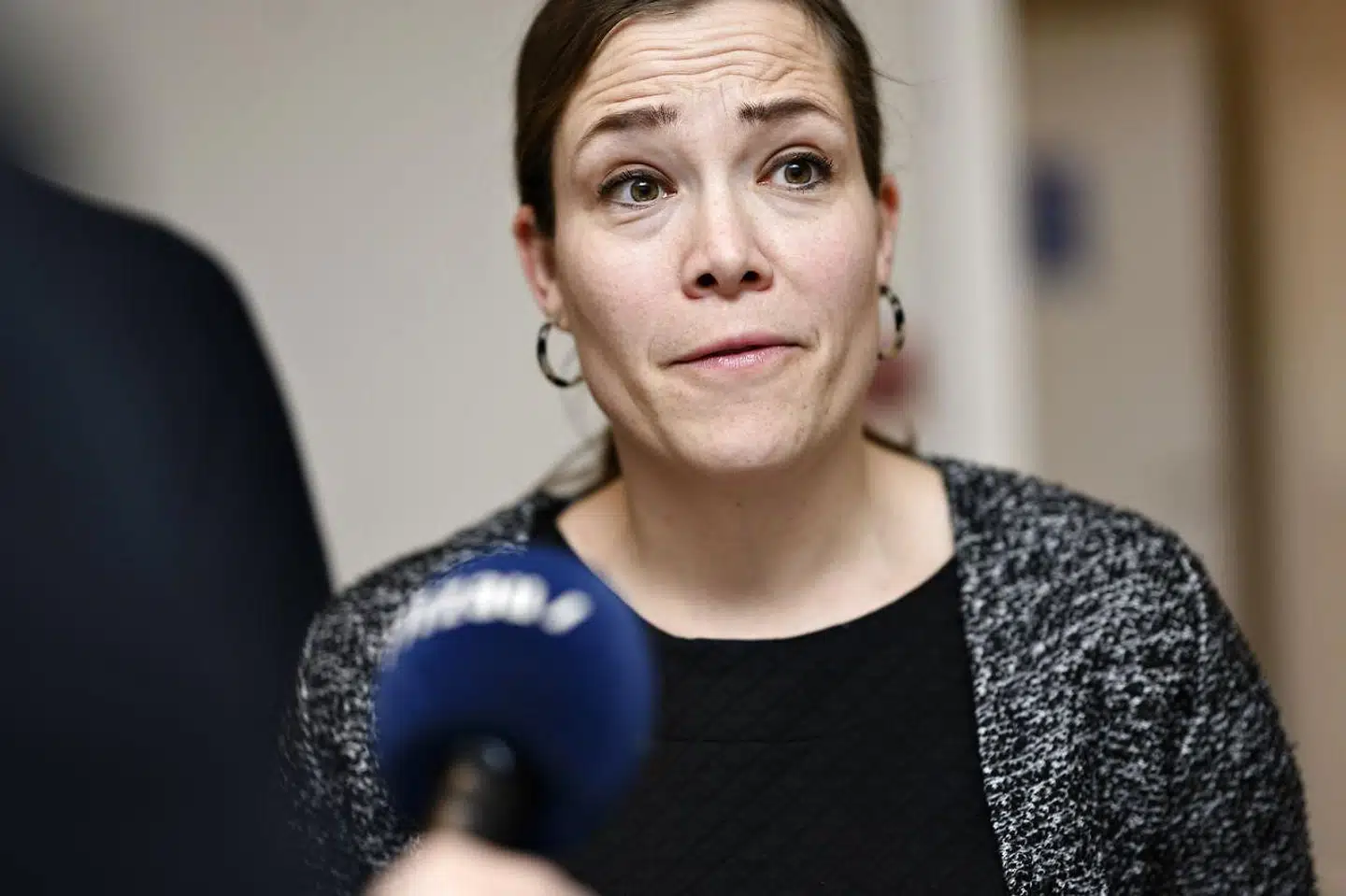 Social- og indenrigsminister Astrid Krag (S) har ifølge Gentofte-borgmester Hans Toft (K) glemt, at hun ikke kun er socialdemokraternes indenrigsminister.