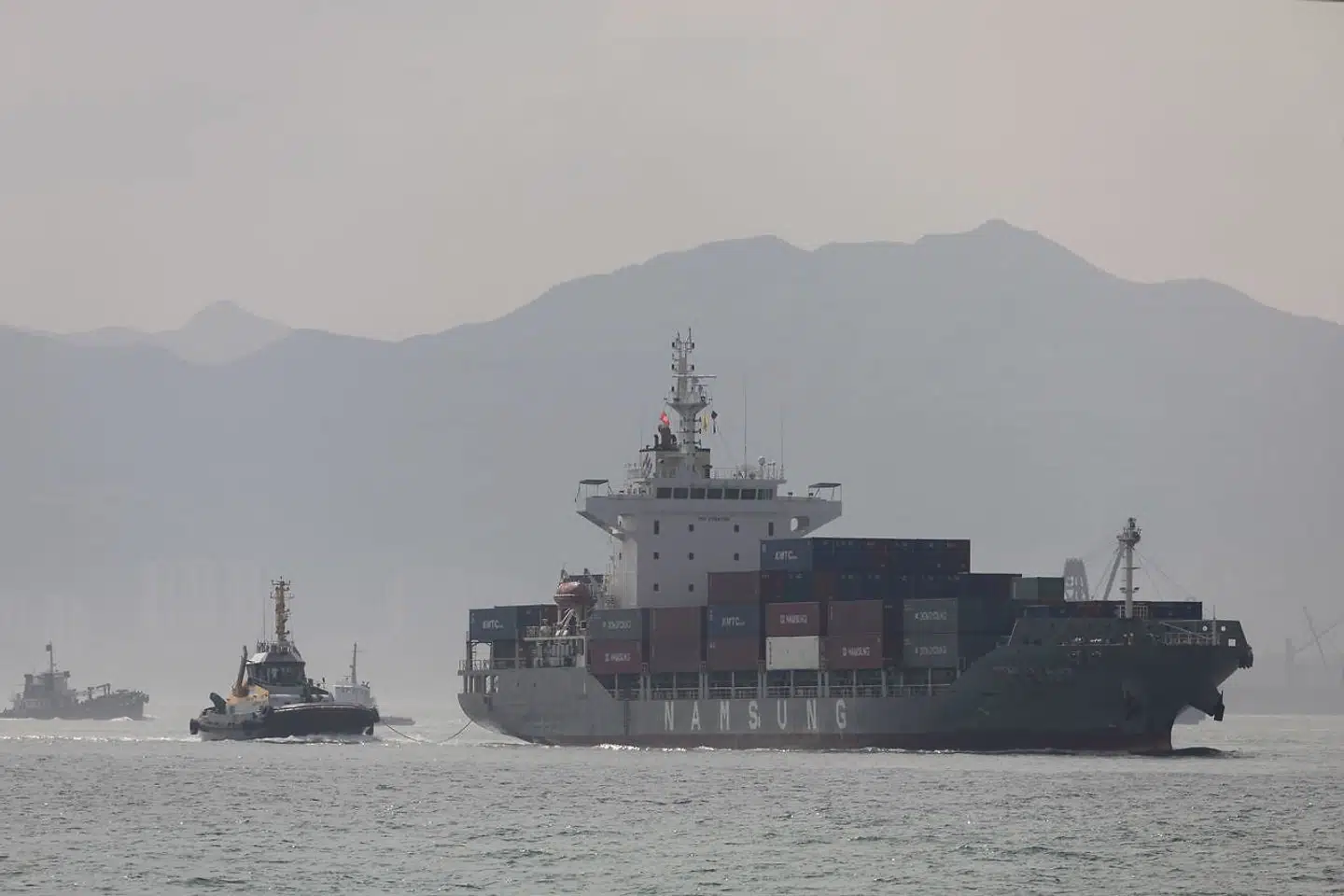 1. marts 2020 oplyser nyhedsbureauet Reuters om 196 nye tilfælde af personer smittet med coronavirus i Wuhan i Hubei-provinsen. Det er det laveste antal smittede siden 26. januar.