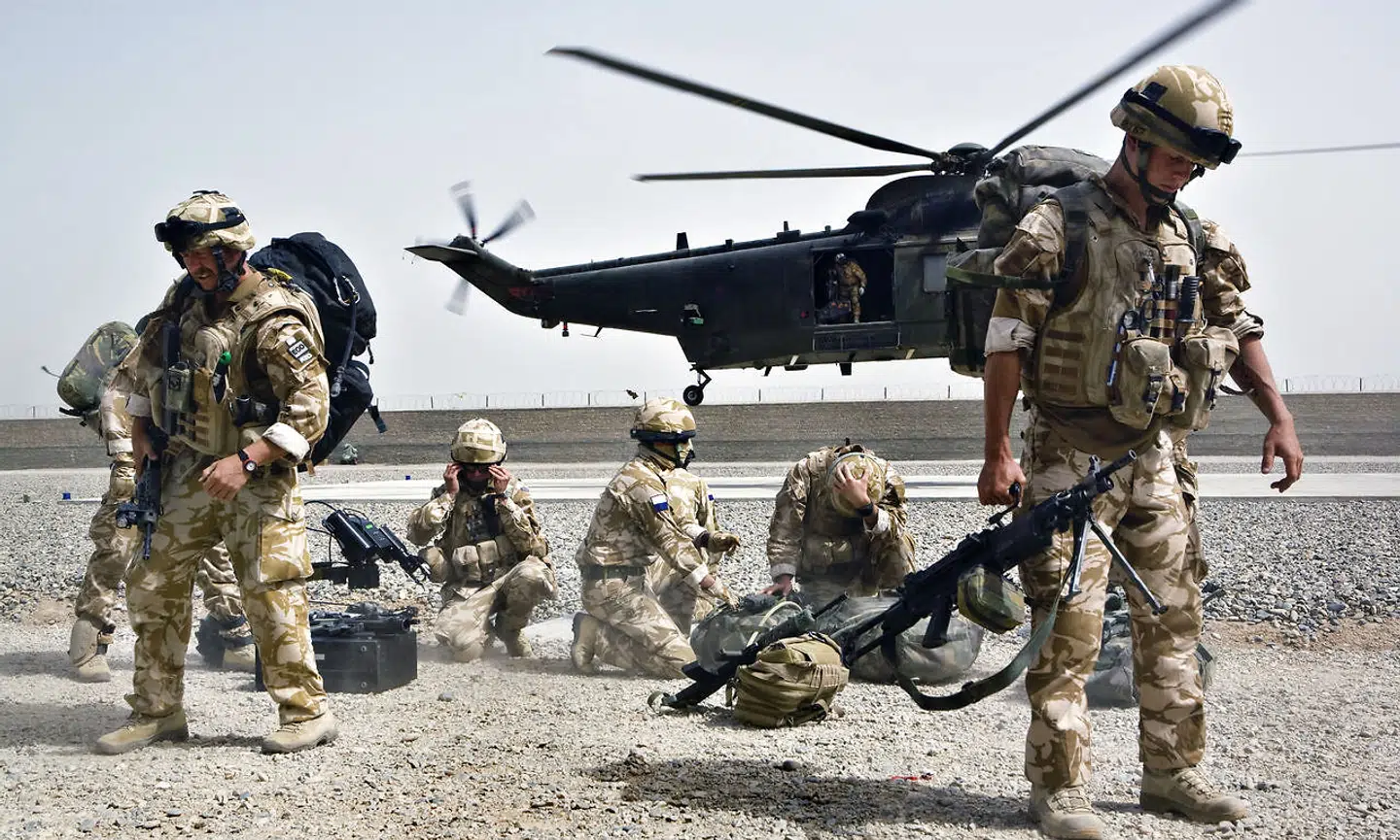 De sidste danske kamptropper forlod Afghanistan i 2014. Spørgsmålet om at belyse den danske indsats i Afghanistan har været et omstridt emne, siden den forrige regering besluttede at nedlægge Irak- og Afghanistankommissionen.