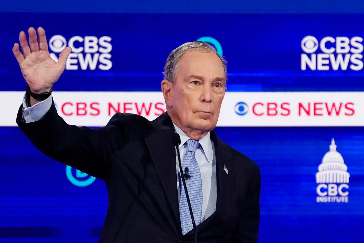 Den store joker i det demokratiske valg af præsidentkandidat er fortsat Mike Bloomberg, som de demokratiske vælgere først kan stemme på til Super Tuesday i næste uge.