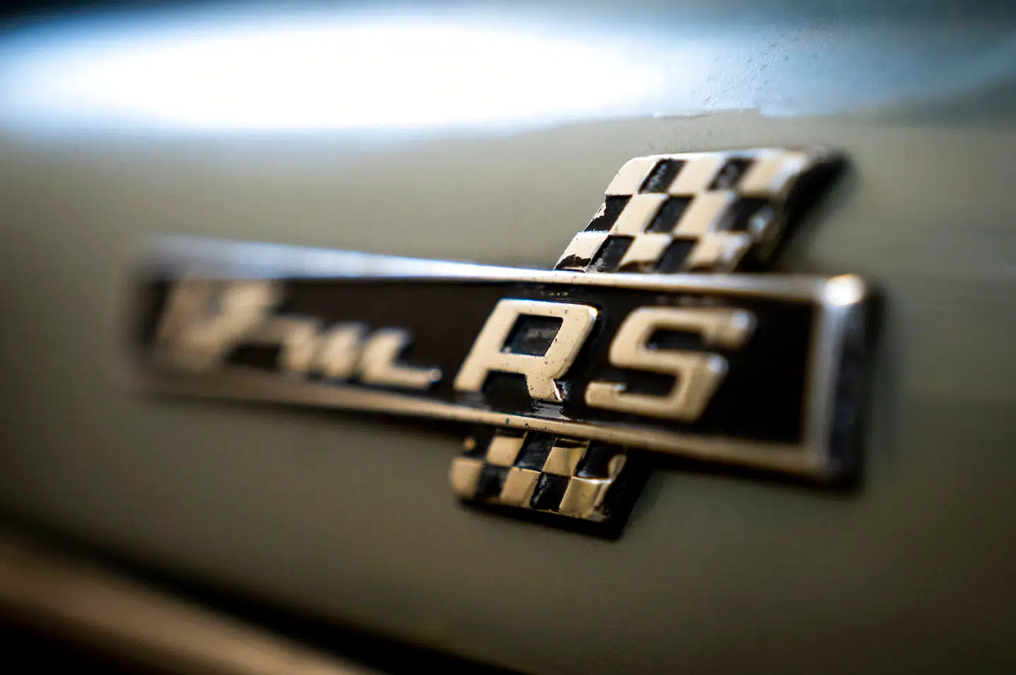 Motorjournalist Frederik Frey har fået fingrene i den Ford (Taunus) 17M RS fra 1970, som hans bedstefar engang ejede.