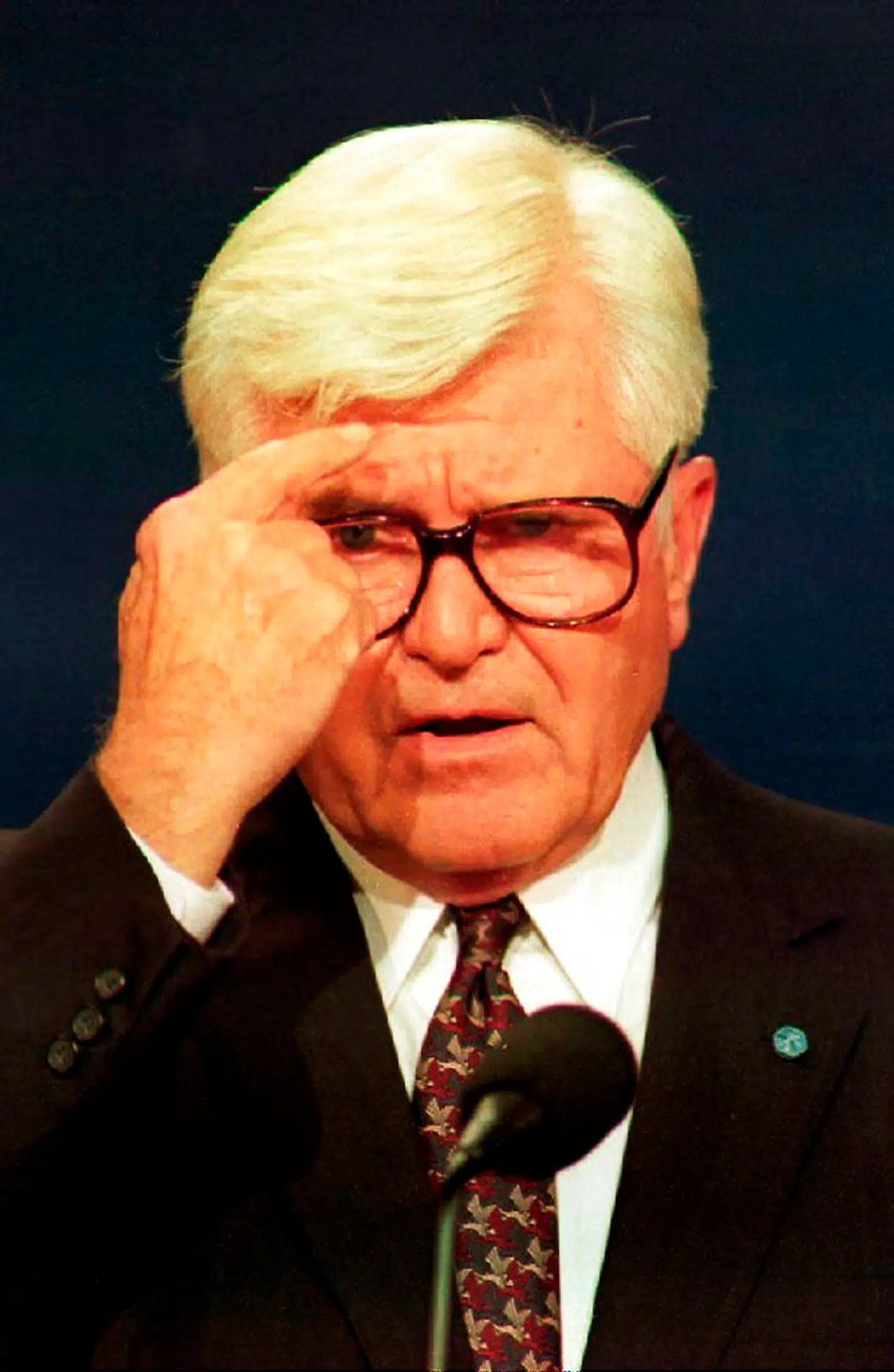 Den amerikanske krigsfange og senere vice-præsident kandidat, James Stockdale, gjorde stoikeren Epiktet berømt i det amerikanske militær, idet Stockdale forklarede at han udholdt syv års krigsfangensskab i Vietnam ved hjælp af Epiktets filosofi.