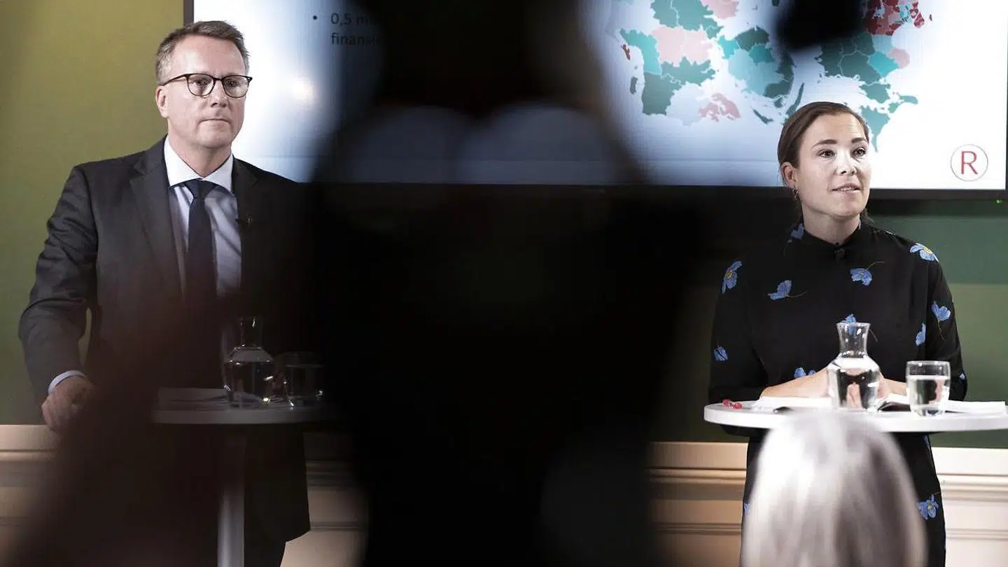 »Der vil i en reform af udligningssystemet altid være vindere og tabere (...). Ændringer af udligningssystemet er således svære at få gennemført, hvilket betyder, at vi kommer til at leve med konsekvenserne af en udligningsreform i mange år frem,« skriver Karsten Bo Larsen. På billedet fungerende finansminister Morten Bødskov (S), og social- og indenrigsminister Astrid Krag (S).