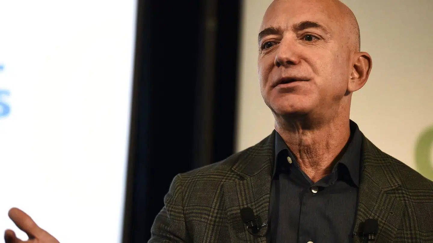 Da virksomheden Amazon 1998 endnu var ung, slog grundlæggeren Jeff Bezos fast, at »vi vil gøre alle bøger tilgængelige. Den gode, den onde og den virkeligt slemme!«