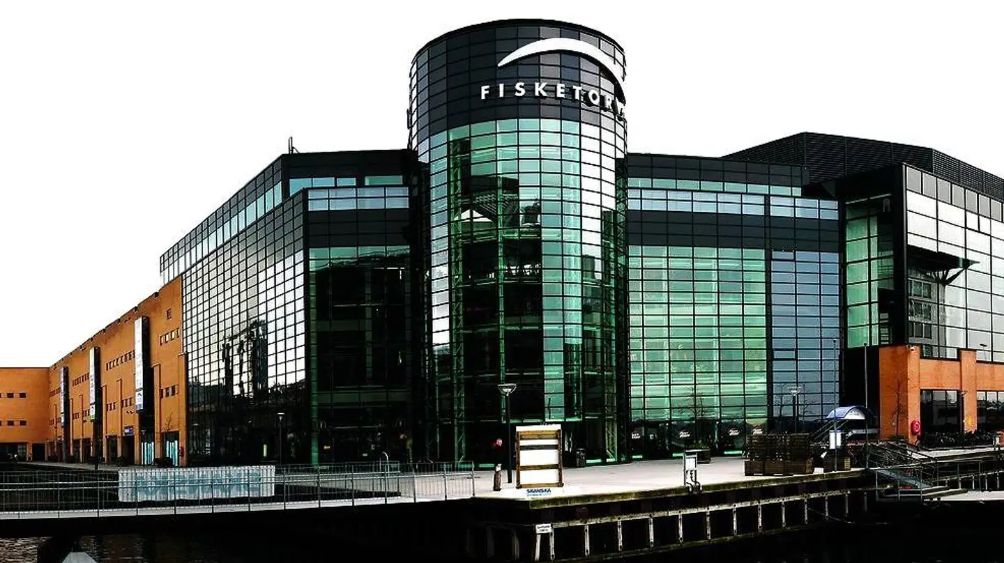 En overdækning af Vasbygade kan være med til at forbinde Fisketorvet med den kommende Jernbanebyen, lyder det.