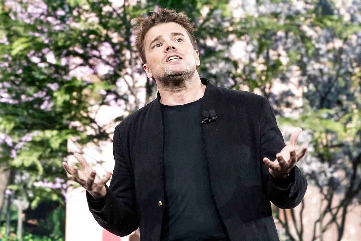 »Et af hovedprincipperne i et demokrati er evnen til at sameksistere og samarbejde til trods for politiske forskelle,« skriver Bjarke Ingels i en udtalelse efter en rejse i Brasilien.