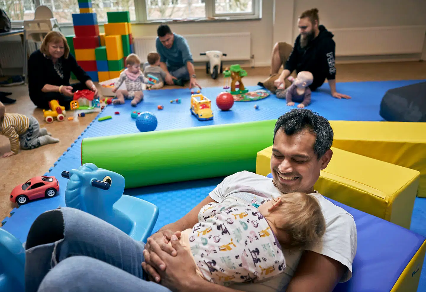 Ud over arrangementer som Fars Legestue har Far for livet også fokus på eksempelvis efterfødselsdepressioner hos mænd og på, hvordan det er at være manden i et forhold, der er i fertilitetsbehandling.