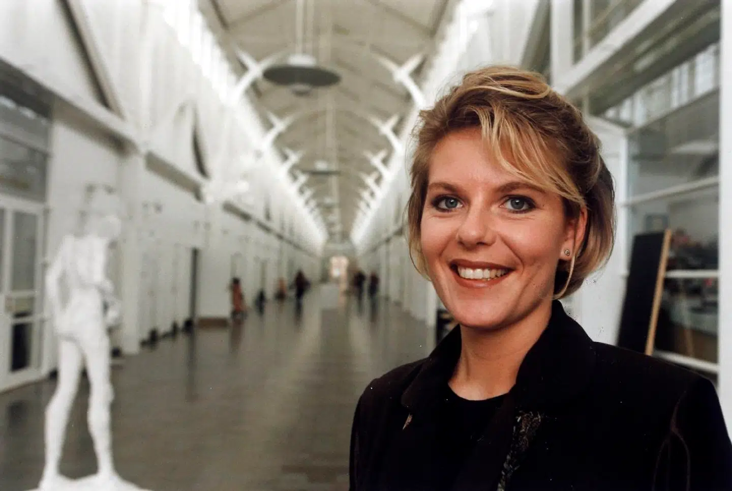 Trine Panum Kjeldsen fotograferet som 25-årig på Kvægtorvet, hvor hun i mange år arbejdede som studievært på TV2.