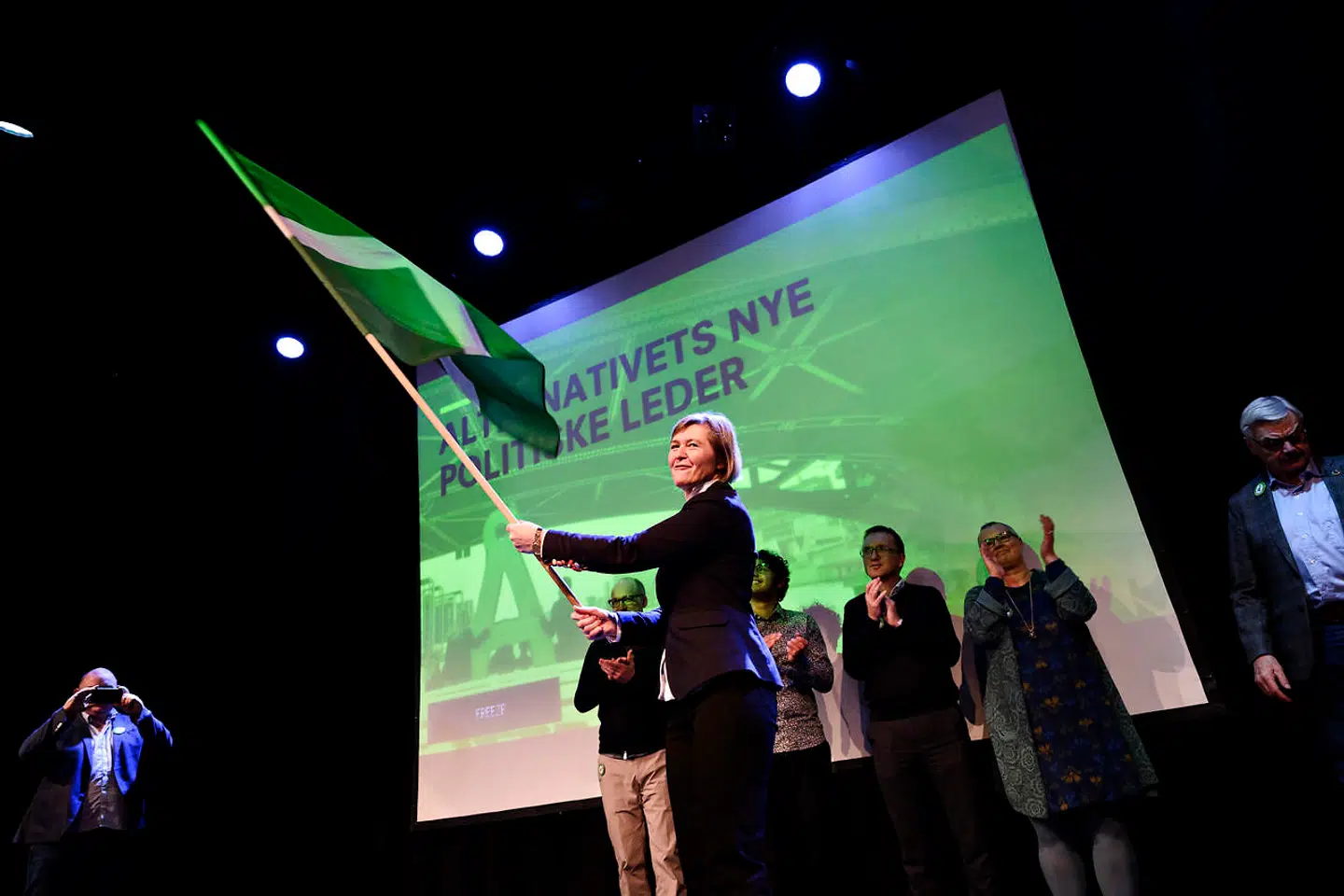 Josephine Fock fik en iskold modtagelse af Alternativets folketingsgruppe, som alle hellere ville have haft en anden politisk leder, men nu kan hun lune sig ved en ny måling, som giver partiet den bedste måling siden folketingsvalget.