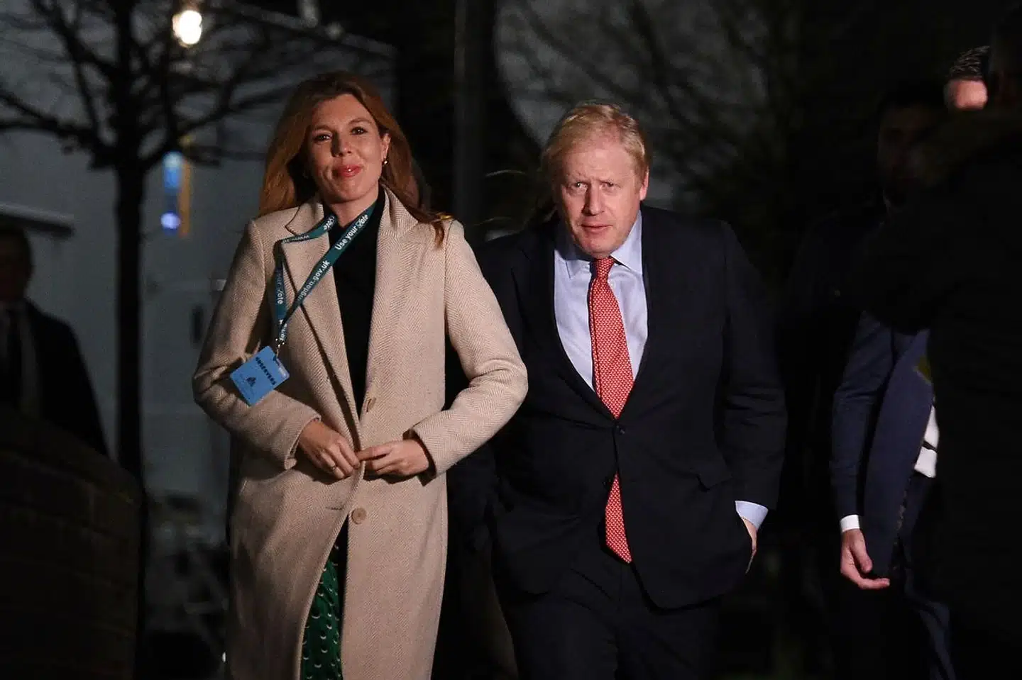 Boris Johnson har en af de bedste spinmaskiner i vestlig politik, og alligevel er han nu havnet i fedtefadet – fordi han ikke selv ville betale for en luksusferie til en eksklusiv caribisk ø for sin partner, Carrie Symonds, og sig selv.