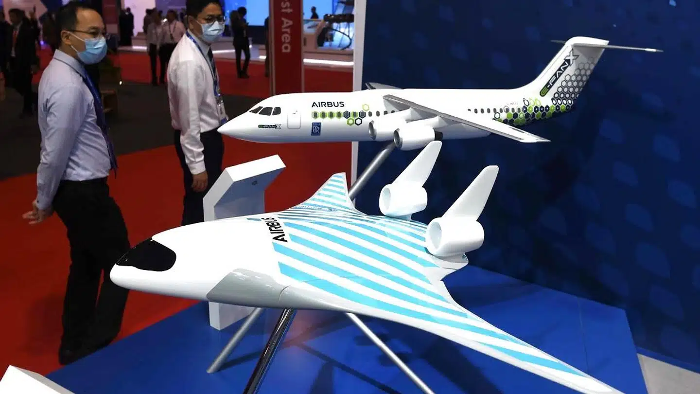 Her ses en testmodel af det nye fly. Ifølge Airbus giver designet mere plads til at lave behagelige kabiner for passagerene, og støjniveauet skulle også blive mindre, fordi motorene sidder på taget af flyet.