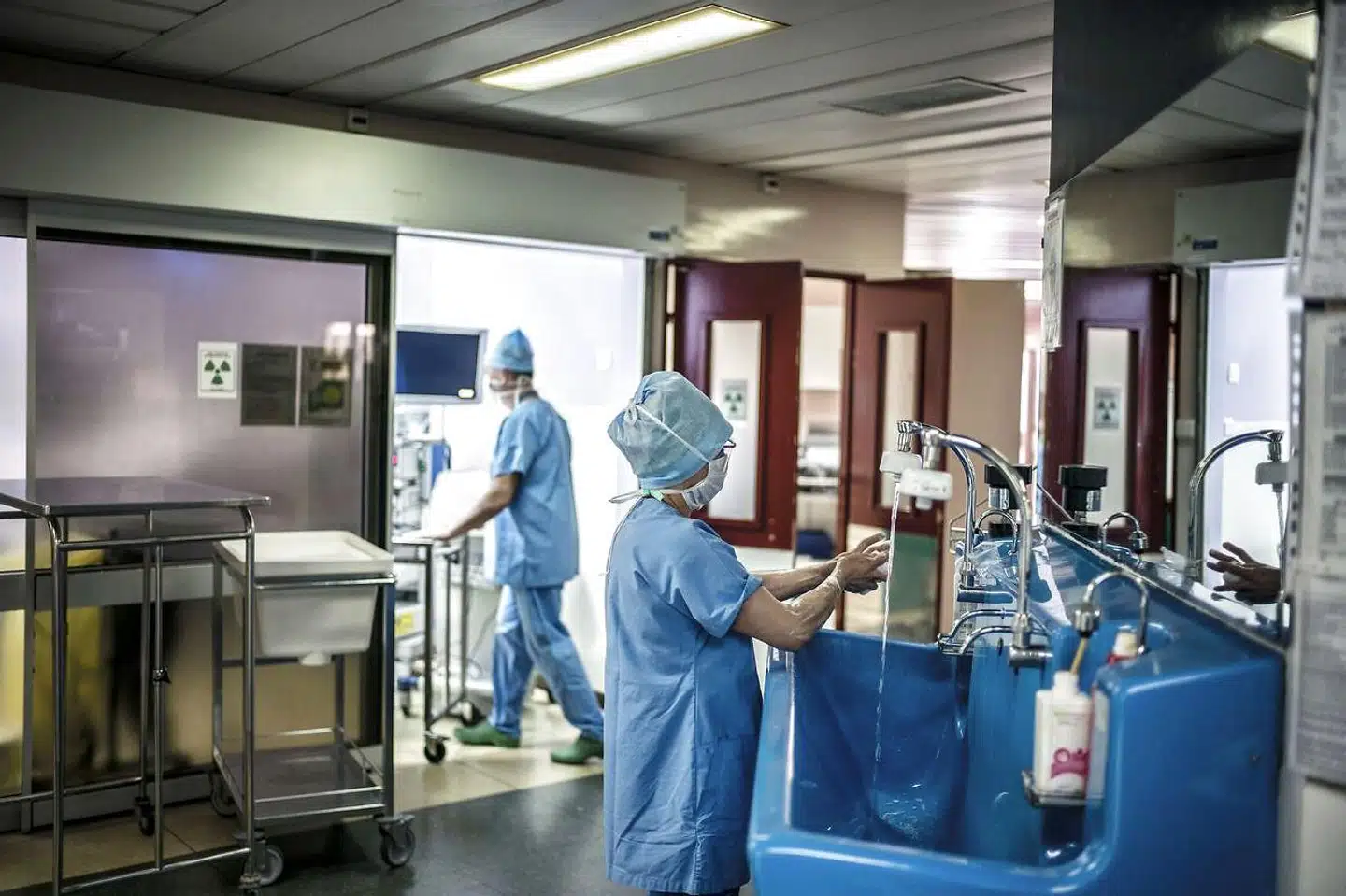 »Nu – så snart retningslinjerne er på plads – er det tilladt at udføre organtransplantation på hjertedøde patienter, hvor hjertet er holdt op med at slå, og lægen vurderer at videre behandling er udsigtsløs. Det bemærkelsesværdige er, at aftalen er indgået uden debat i Folketinget,« skriver Mia Amalie Holstein.