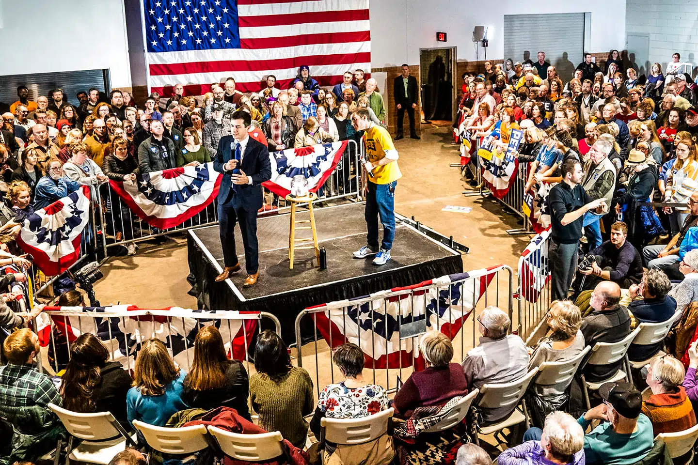 Pete Buttigieg har trukket fulde huse under valgmøder i først Iowa og nu i New Hampshire.