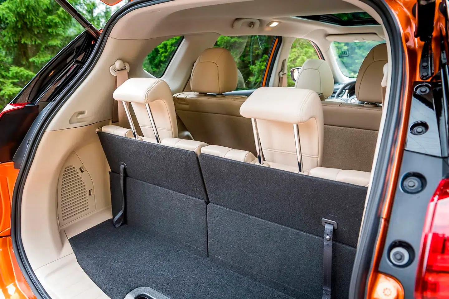 Bagageplads og pladsen på bagerste sæderække er dårlige i en syvpersoners SUV som denne Nissan X-trail – sammenlignet med en almindelig MPV eller en minibus.